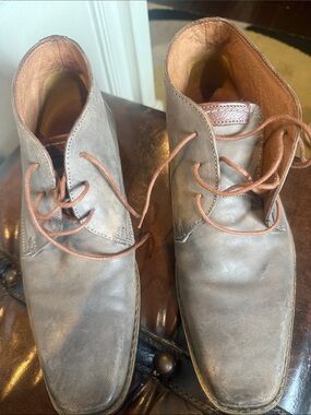 Kenneth Cole Gray Taupe Leather Chukka Boots with Brown Laces